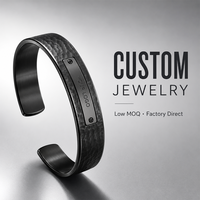Bracelets Joncs Martelés Personnalisés Yogoo pour Hommes en Acier Inoxydable Noir avec Barre d'Identification à Vis – Bijoux Masculins sur Mesure Direct Usine