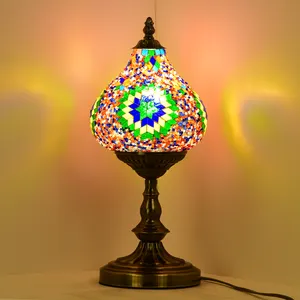 โคมไฟกระจกสีแบบตุรกีโคมไฟโต๊ะทำด้วยมือผลิตจาก Marrakech