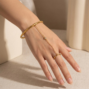 Brazalete de cadena de mano de acero inoxidable con baño de oro de 18 quilates, anillo de mano conectado, joyería para mujer, para uso diario, fiestas, regalo. - Product Image 6