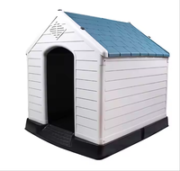 Maison pour chien en plastique de taille multiple d'intérieur de l'usine de 10 ans avec plancher surélevé et bouches d'aération pour petits chiens de taille moyenne
