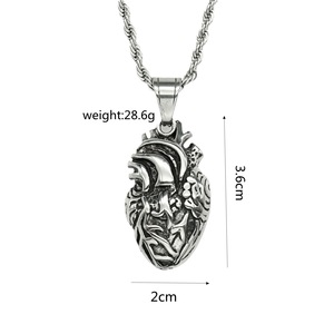 Collar Punk con Colgante de Corazón 3D de Acero Inoxidable yunnique para Hombre, Ideal para Combinar con Ropa - Product Image 4