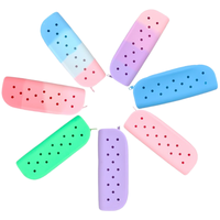 Étui à crayons unisexe en silicone souple imperméable, décorations pour chaussures, trousse à crayons DIY couleur bonbon avec trous, boîte à crayons pour enfants