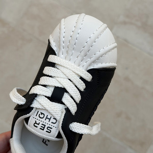 <span class=keywords><strong>Botas</strong></span> <span class=keywords><strong>de</strong></span> tobillo <span class=keywords><strong>blancas</strong></span> retro con puntera <span class=keywords><strong>de</strong></span> concha para niños y <span class=keywords><strong>niñas</strong></span>, estilo primavera 2026, diseño feo-adorable, casuales, con suela <span class=keywords><strong>de</strong></span> goma para skate. - Product Image 5