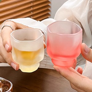 All'ingrosso Creative irregolari tazze da tè in vetro colorato Mini Tequila Shot bicchieri da Cocktail Whiskey Shot bicchieri - Product Image 4