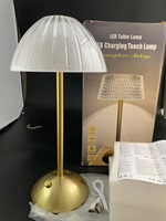 Lampe de table moderne SIMPSON en fer et acrylique doré, rechargeable, LED tactile, luxe, 30 cm de haut, pour événements de mariage, lumière de nuit