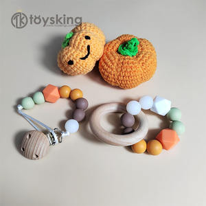 Regalo <span class=keywords><strong>de</strong></span> Halloween para Bebés, Juguete Hecho a Mano, <span class=keywords><strong>Sonajero</strong></span> <span class=keywords><strong>de</strong></span> <span class=keywords><strong>Calabaza</strong></span> <span class=keywords><strong>de</strong></span> Ganchillo Amigurumi, Pulsera <span class=keywords><strong>de</strong></span> Cuentas <span class=keywords><strong>de</strong></span> Silicona, Mordedor <span class=keywords><strong>de</strong></span> Anillo <span class=keywords><strong>de</strong></span> Madera - Product Image 2