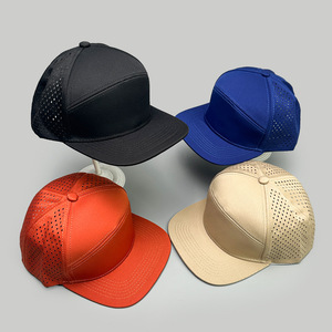 Gorra Snapback Deportiva de Hip Hop Personalizada con 6 Paneles, Perforaciones Láser, Visera Plana, Resistente al Agua, con Logotipo Personalizado - Product Image 1