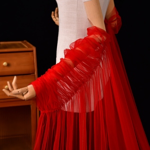 YouLaPan VG136-R Cape de Mariée Longue à Traîne avec Manches Châle, en Maille Rouge Simple Couche, Dentelle Amovible, Confortable à Porter - Product Image 2