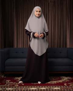 Conjunto de Abaya Tranquil HawaLuxe con Protección UV y Cierre Frontal para Uso Diario Formal y Modesto - Product Image 6