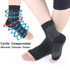 Chaussettes de compression unisexe à bout ouvert avec soutien de la cheville, respirantes, à soutien de la voûte plantaire, pour le sport, la course, la marche et la récupération - Product Image 1