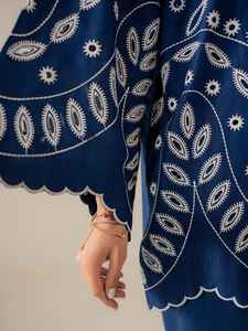 Conjunto de Dos Piezas Corto para Mujer en Algodón Khadi Flexible con Diseño Elegante, Estilo Sin Esfuerzo, Vestido Bordado Cómodo - Product Image 2