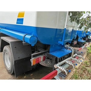 Camión Cisterna de Agua de 000 Litros para Limpieza de Carreteras - Product Image 3