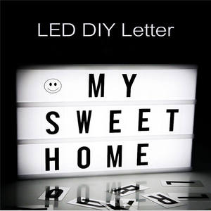 กล่องไฟแม่เหล็กขนาดเล็กสีดำ A6 พร้อมตัวอักษรและอีโมจิ 265 ตัว ใช้พลังงานจาก USB หรือแบตเตอรี่ เหมาะสำหรับเป็นของขวัญในงานปาร์ตี้ - Product Image 4