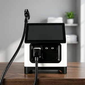 Machine d'épilation au laser diode professionnelle à 3 longueurs d'onde 755nm 808nm 1064nm avec refroidissement par glace pour salon et clinique - Product Image 1