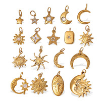 Nouvelle Collection 2027 : Breloques DIY Minimalistes en Gros – Pendentifs Étoile, Lune et Coquillage Incrustés de Perles en Acier Inoxydable Plaqué Or 18K