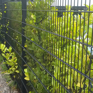 Clôture extérieure en fil métallique <span class=keywords><strong>rigide</strong></span> recouvert de PVC, panneau courbé, clôture à <span class=keywords><strong>double</strong></span> fil, clôture en <span class=keywords><strong>double</strong></span> <span class=keywords><strong>grillage</strong></span> - Product Image 2
