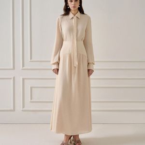 Vêtements pour femmes à la mode du Vietnam Maxi jupes nouveau Design jupes formelles pour femmes TEGAN MIDI JUPE Mison Satin Twist-Front - Product Image 5