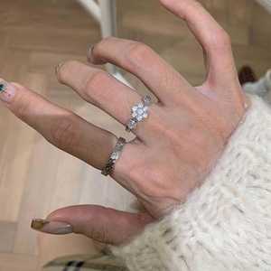 Bague en argent pur S925 à cinq rangées de fleurs, bague à fleurs incrustée de diamants, romantique et exquise, luxe léger 18K, accessoire de mode polyvalent - Product Image 4