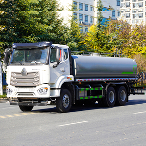 Camion-citerne HOWO 6X4 15000L Diesel Euro 5 Transmission manuelle pour le transport d'eau - Product Image 1
