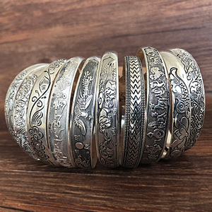 Bijoux Vintage tibétain en argent Miao, Style ethnique, <span class=keywords><strong>Bracelet</strong></span> ouvert avec fleur sculptée Antique pour femmes et hommes - Product Image 1