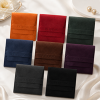 Pochette en microfibre suédée avec rabat, logo personnalisé, gaufrage, estampage à chaud, impression soyeuse, OEM ODM, gris clair