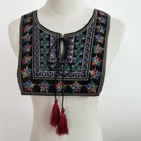 Collier fantaisie brodé multi-motifs floraux tribaux en gros, patch à coudre avec pompons pour la décoration DIY des vêtements