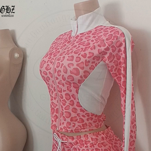 Completi da donna 2026: Set pantaloncini e maglietta in cotone di alta qualità con stampa leopardata/ghepard, personalizzabile con LOGO - Product Image 5
