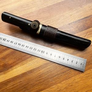 Cuchillo Táctico Kiku-Black de Acero Damasco de Alta Calidad con Funda de Madera Personalizable OEM para Uso en Combate al Aire Libre y Bricolaje - Product Image 4