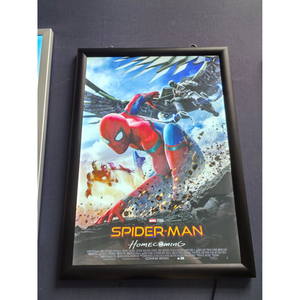 Boîte <span class=keywords><strong>à</strong></span> lumière LED ultra-mince en aluminium haute luminosité 18''x24'' pour affichage cinéma maison, cadre <span class=keywords><strong>à</strong></span> clipser ouvert, rectangulaire noir, pour affiches ultra-minces - Product Image 3