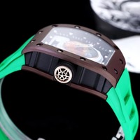 Nouvelle Montre Mécanique Tendance 2026 avec Boîtier Tonneau en Céramique, Verre Saphir, Bracelet en Cuir 24mm et Résistance à l'Eau 3 ATM
