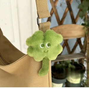 Porte-clés pendentif trèfle porte-bonheur créatif, adorable poupée en peluche, breloque pour sac à dos, porte-clés de voiture, accessoires de sac, cadeau - Product Image 4