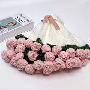 Couverture de bouquet de roses en crochet finie-pliez la couverture pour former <span class=keywords><strong>un</strong></span> cadeau de bouquet de roses pour mère petite amie couverture faite à la main - Product Image 5