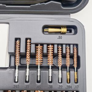 Kit de nettoyage universel pour armes à feu de tous calibres avec accessoires en laiton massif et tiges durables dans un étui rigide pour toutes les armes à feu - Product Image 5