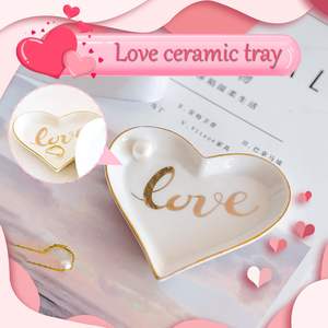طبق بحلقة عليها قلب بشعار مصمم خصيصًا، درج حامل مجوهرات من السيراميك، هدية - Product Image 4