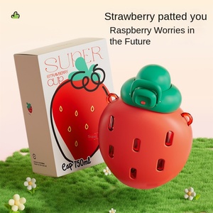 ขวดน้ำลายการ์ตูนขนาดใหญ่ 750 มล. สำหรับเด็กผู้หญิง ยี่ห้อ Strawberry Life พร้อมหลอดดูด แก้วน้ำผลไม้แบบพกพาสำหรับฤดูร้อน วัสดุ Tritan ชุดสองชิ้น - Product Image 4