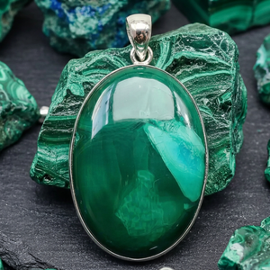 Pendentif ovale en malachite argentée, pierre naturelle, style original, unisexe, pour occasions de mariage, vente en gros, provenant du Rajasthan - Product Image 1