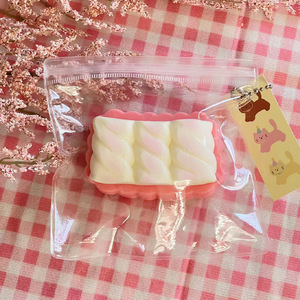 NUEVO Juguete Antiestrés Realista en Forma de Malvavisco - Textura Cremosa Súper Pegajosa de 7cm, Regalo para Niños y Adultos, Ideal para Fiestas - Product Image 1