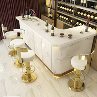 Tabouret de bar moderne de luxe, design élégant et confortable, idéal pour la salle à manger ou comme chaise de table décontractée.