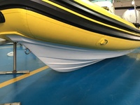Bateaux gonflables semi-rigides de plancher de fibre de verre de bateau de nervure professionnelle, bateau gonflable de rafting pour le jeu d'eau avec l'ancre