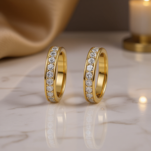 Orecchini a Cerchio con Diamanti Dorati, Taglio Brillante Rotondo, Incastonatura a Canale, Gioielli Classici da Donna - Product Image 2