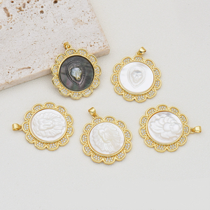 YH2072 Charmes plaqués or en forme de fleur exquise, pendentif tête de <span class=keywords><strong>loup</strong></span> en coquille naturelle blanche pour la fabrication de bijoux - Product Image 2