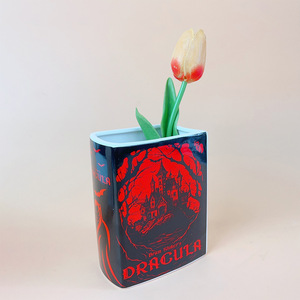 Vaso in ceramica a forma di libro-piccolo vaso floreale ispirato gotico/piccole donne per l'arredamento del soggiorno - Product Image 5