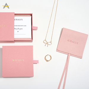 Scatola Portagioie Auralux in Cartoncino Rosa con Cassetto Scorrevole e Logo Personalizzato per Orecchini, Anelli e Collane - Product Image 4