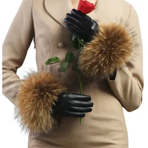 Gants en fourrure de <span class=keywords><strong>luxe</strong></span> pour femmes, tendance <span class=keywords><strong>hiver</strong></span>, utilisation quotidienne, en cuir de raton laveur véritable et peau de mouton pour <span class=keywords><strong>femme</strong></span> - Product Image 2