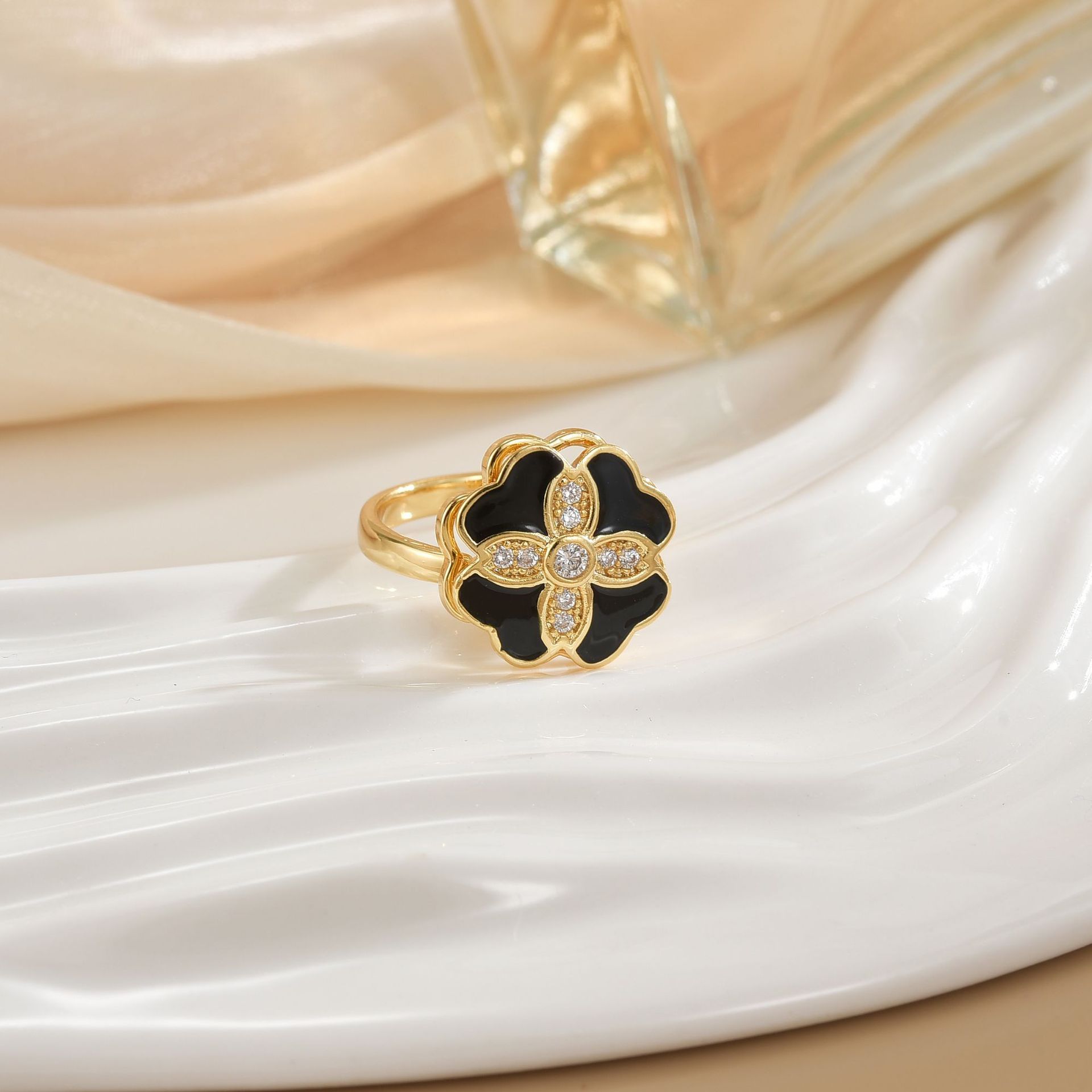 Rotating ring 02