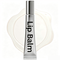 Baume adoucissant pour les lèvres en marque blanche avec applicateur métallique rafraîchissant, repulpe et lisse les lèvres, infusé au beurre d'acai et de mongongo