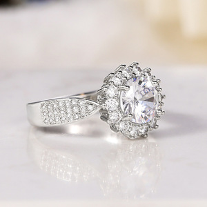 Anello nuziale scintillante stellato per donna, elegante gioiello da dito alla moda - Product Image 6