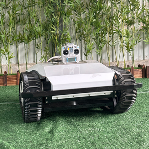 Les tondeuses à chenilles sont une nouveauté pour l'entretien des espaces verts des parcs urbains. Les tondeuses électriques intelligentes peuvent monter facilement les pentes. - Product Image 6