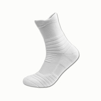 Chaussettes de sport athlétiques personnalisées avec logo, chaussettes de performance rembourrées, vente en gros, respirantes, anti-humidité, pour l'entraînement et la gym, pour hommes