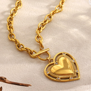 YF8002 Collar con Colgante de Corazón en Acero Inoxidable Chapado en <span class=keywords><strong>Oro</strong></span> de 18K, Resistente al Agua, con Cierre de Palanca, Regalo Romántico para Mujer - Product Image 3